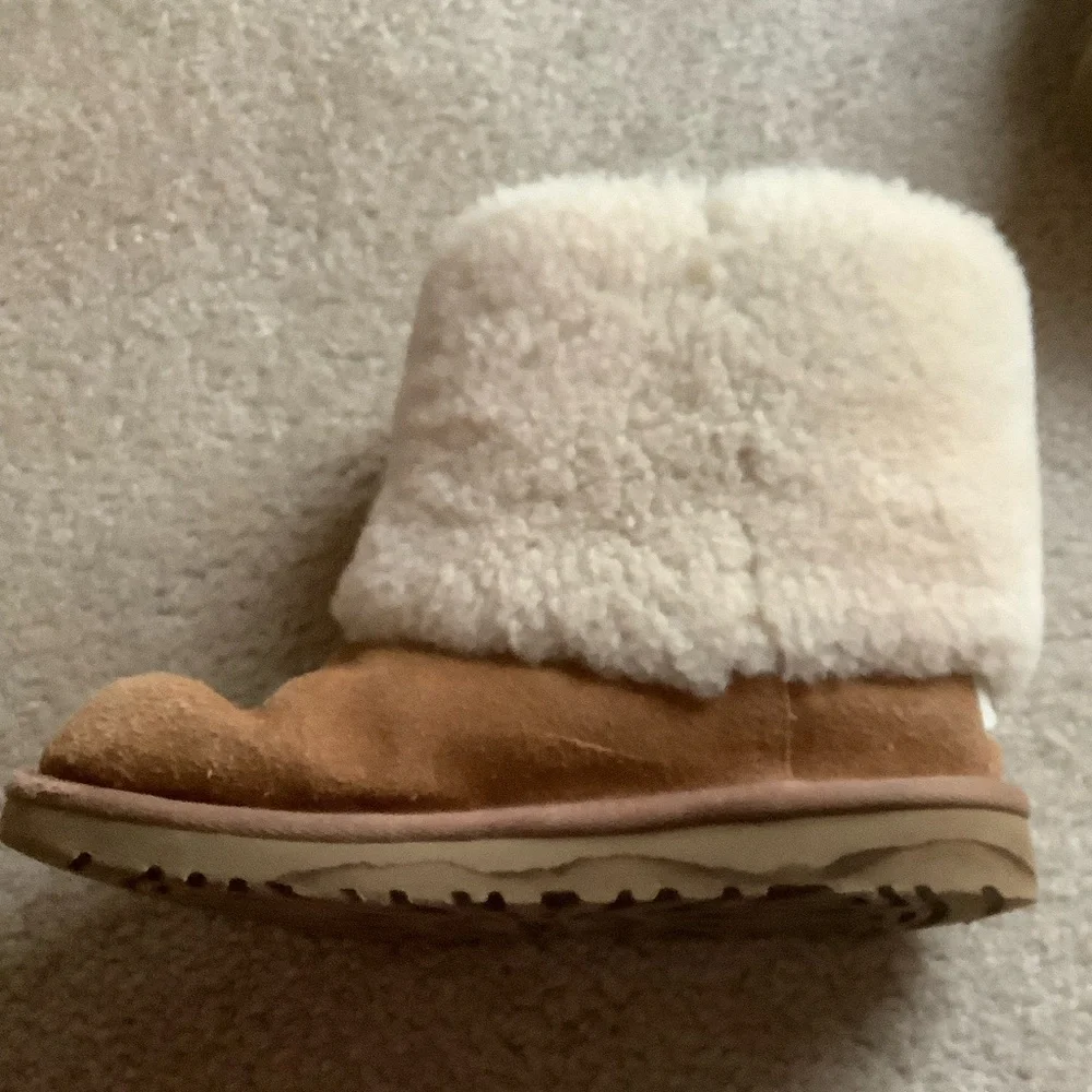 Used UGG Tan Shearling Buckle Boots